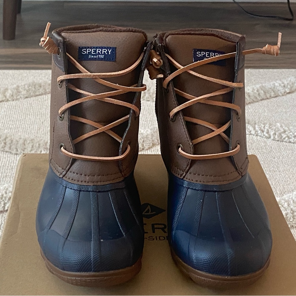 Sperry Women Navy and Brown Boots